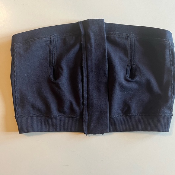 Medela Black Zippered Hands Free Pumping Bra - Picture 7 of 9